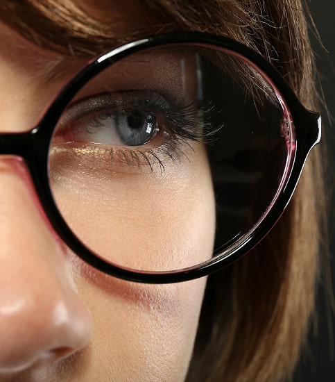 Recognising myopia symptoms